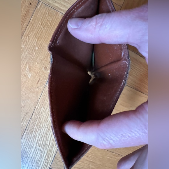 Louis Vuitton Bifold Wallet - Picture 4 of 11